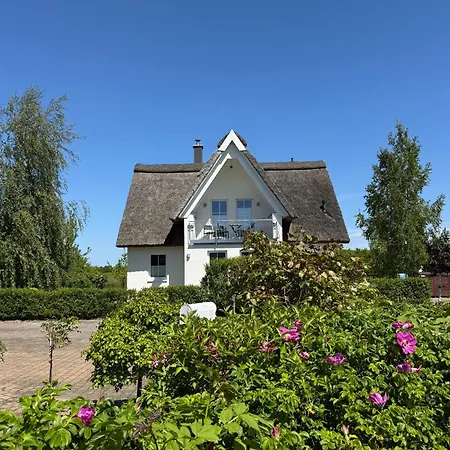 Villa Reethaus Arkonablick, In Erster Reihe Am Kurpark Und Meer, Hunde Herzlich Willkommen