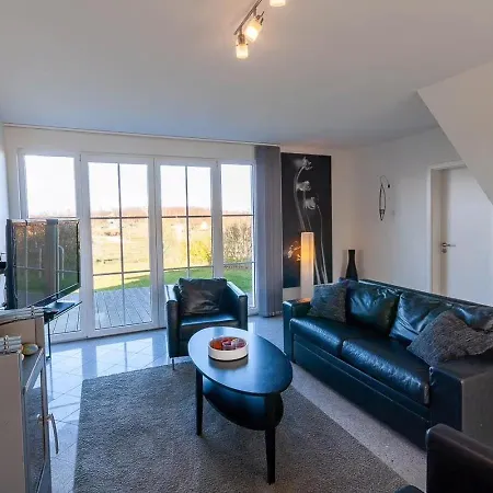 Villa Reethaus Arkonablick, In Erster Reihe Am Kurpark Und Meer, Hunde Herzlich Willkommen Glowe