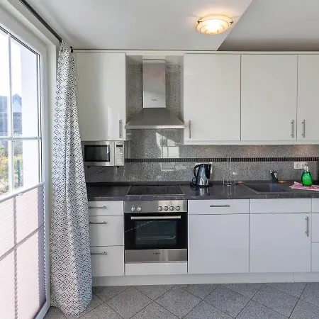 Villa Reethaus Arkonablick, In Erster Reihe Am Kurpark Und Meer, Hunde Herzlich Willkommen Glowe