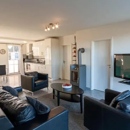 Villa Reethaus Arkonablick, In Erster Reihe Am Kurpark Und Meer, Hunde Herzlich Willkommen