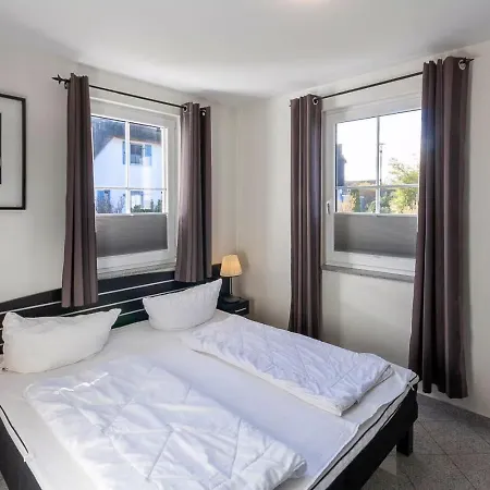 Reethaus Arkonablick, In Erster Reihe Am Kurpark Und Meer, Hunde Herzlich Willkommen Glowe