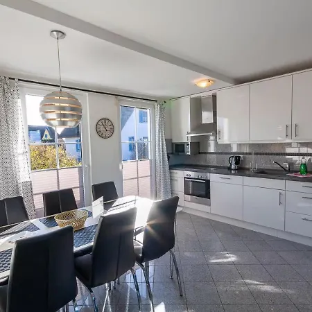 Villa Reethaus Arkonablick, In Erster Reihe Am Kurpark Und Meer, Hunde Herzlich Willkommen